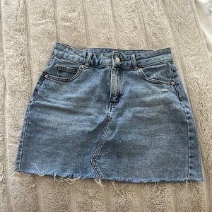 WILD FABLE LIGHT WASH DENIM SKIRT